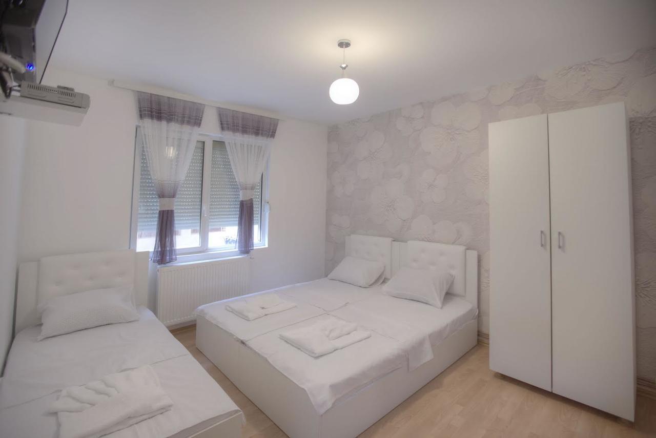 Guest House Prishtine ภายนอก รูปภาพ