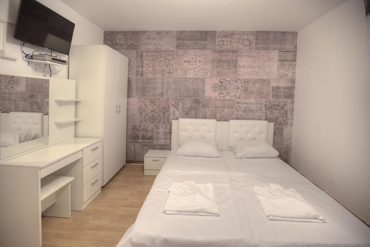Guest House Prishtine ภายนอก รูปภาพ